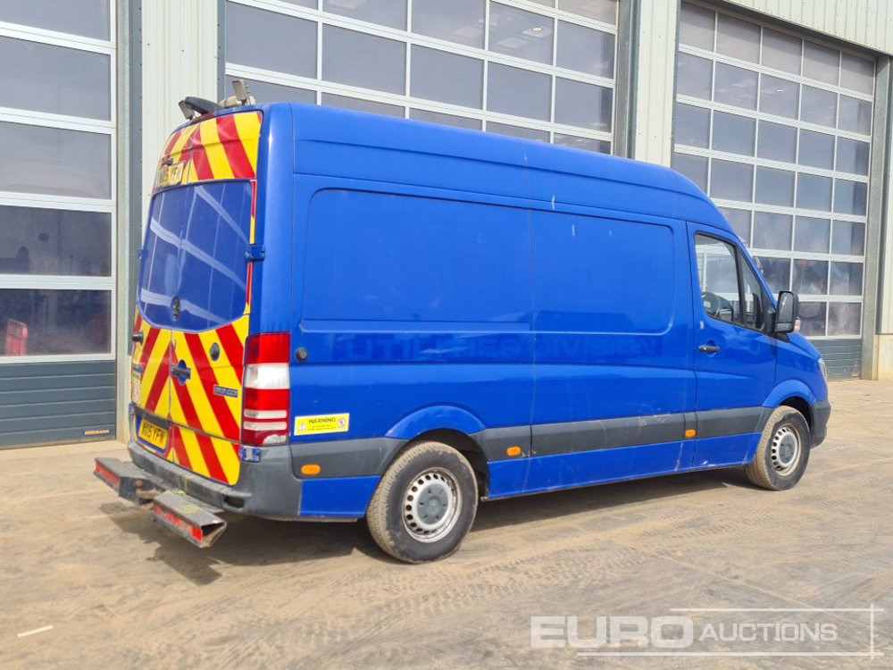 Mercedes Sprinter 313 CDI - Véhicule utilitaire: photos 1 Mercedes Sprinter 313 CDI - Véhicule utilitaire: photos 1
