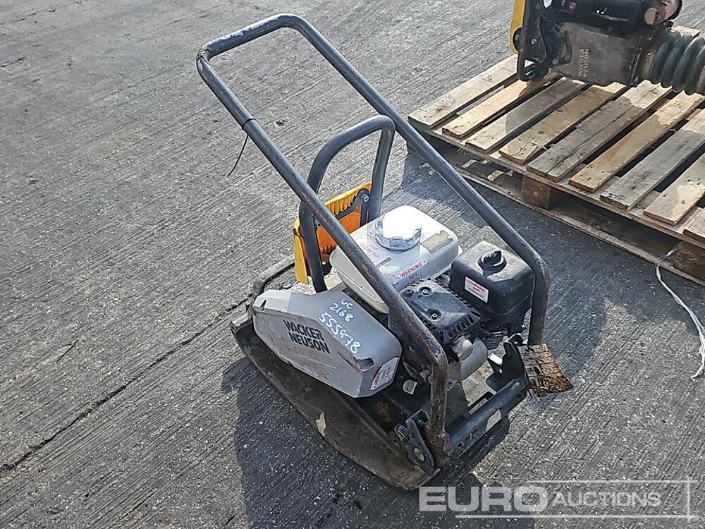 Wacker Neuson Petrol Compaction Plate - Travaux routiers: photos 3 Wacker Neuson Petrol Compaction Plate - Travaux routiers: photos 3