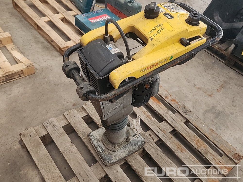 Wacker Neuson Petrol Compaction Plate - Travaux routiers: photos 5 Wacker Neuson Petrol Compaction Plate - Travaux routiers: photos 5