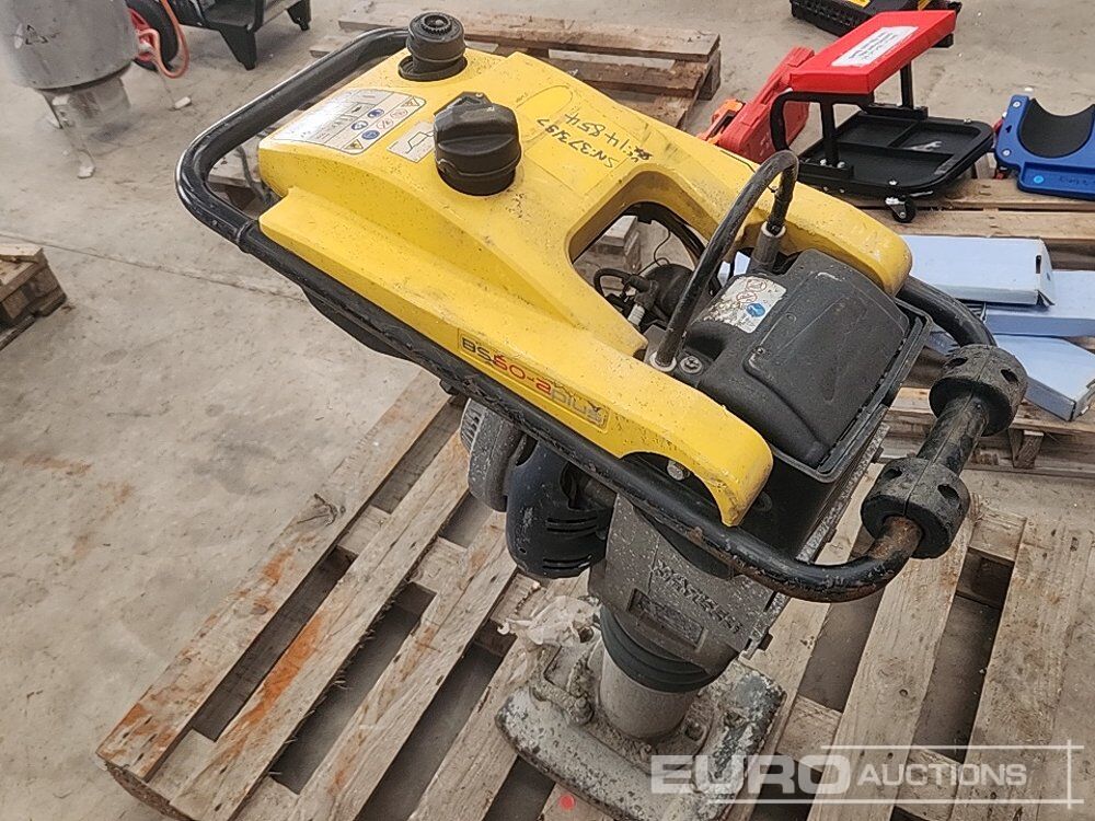 Wacker Neuson Petrol Compaction Plate - Travaux routiers: photos 3 Wacker Neuson Petrol Compaction Plate - Travaux routiers: photos 3