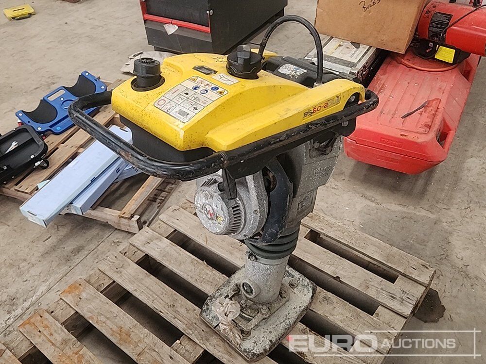 Wacker Neuson Petrol Compaction Plate - Travaux routiers: photos 1 Wacker Neuson Petrol Compaction Plate - Travaux routiers: photos 1