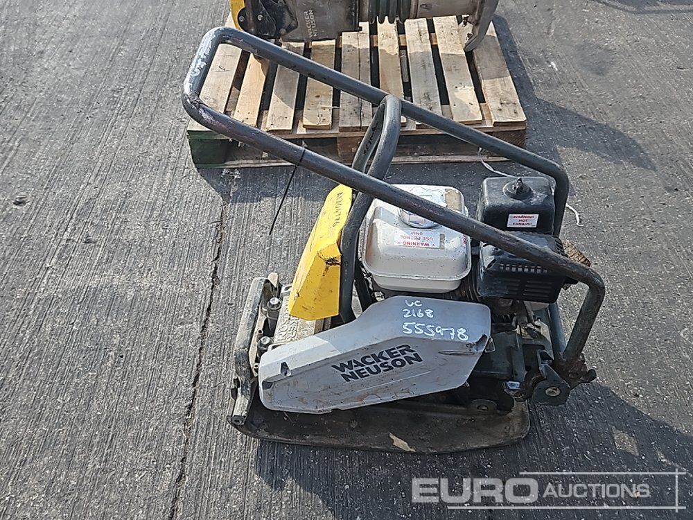 Wacker Neuson Petrol Compaction Plate - Travaux routiers: photos 2 Wacker Neuson Petrol Compaction Plate - Travaux routiers: photos 2