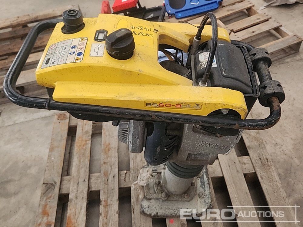 Wacker Neuson Petrol Compaction Plate - Travaux routiers: photos 2 Wacker Neuson Petrol Compaction Plate - Travaux routiers: photos 2