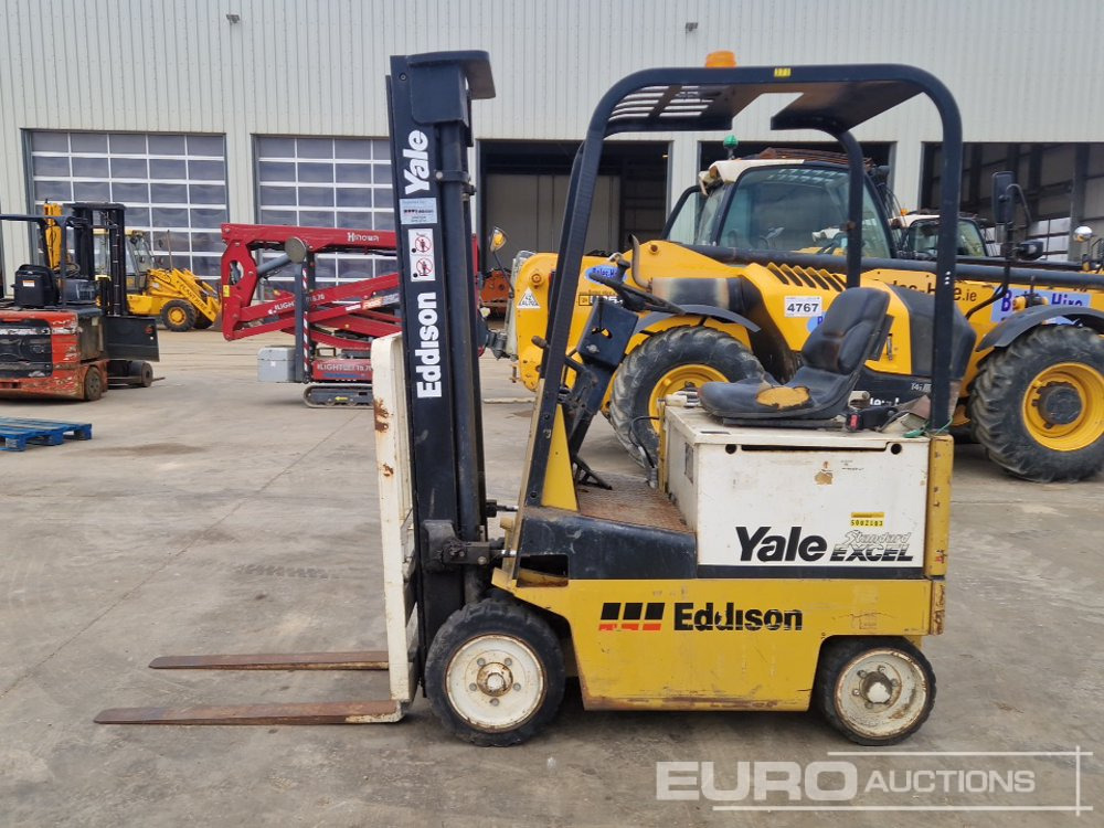 Yale ERC12DAEV2160 Electric Forklift, 2 Stage Mast, Forks (No Drive) - Chariot élévateur électrique: photos 2 Yale ERC12DAEV2160 Electric Forklift, 2 Stage Mast, Forks (No Drive) - Chariot élévateur électrique: photos 2