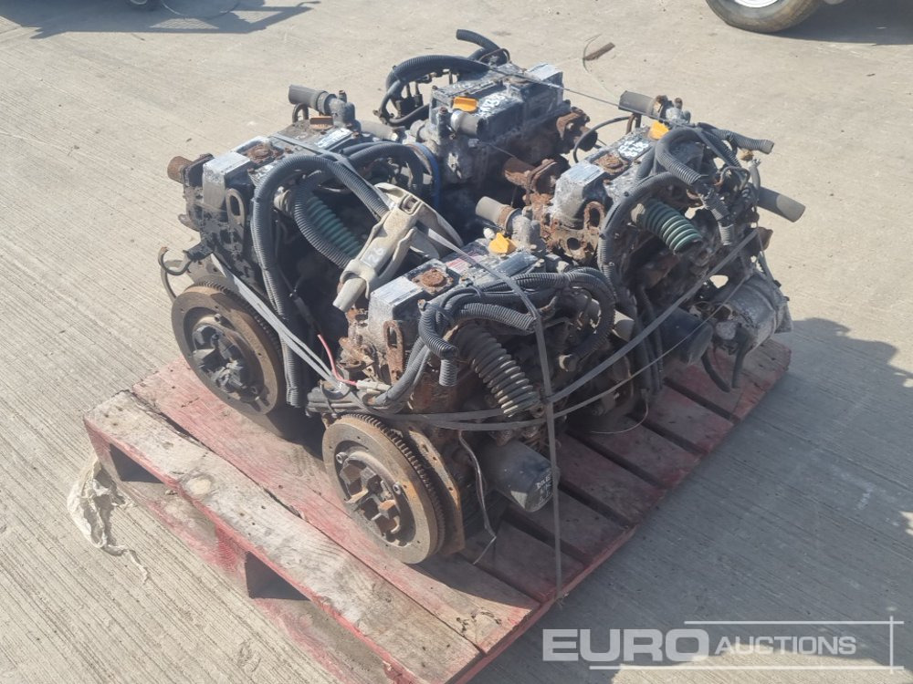 Yanmar 2 Cylinder Engine (4 of) - Moteur: photos 1 Yanmar 2 Cylinder Engine (4 of) - Moteur: photos 1