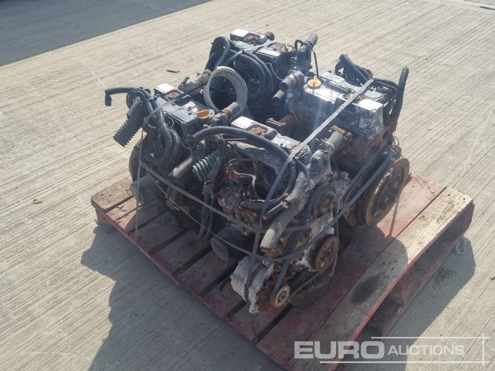 Yanmar 2 Cylinder Engine (4 of) - Moteur: photos 3 Yanmar 2 Cylinder Engine (4 of) - Moteur: photos 3