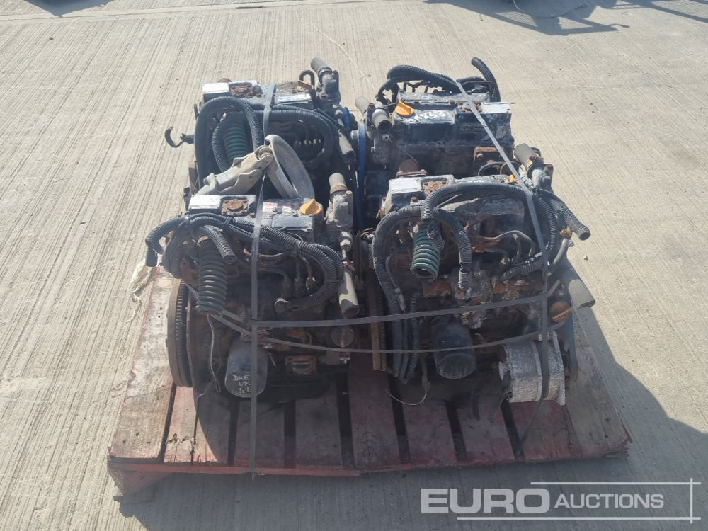 Yanmar 2 Cylinder Engine (4 of) - Moteur: photos 2 Yanmar 2 Cylinder Engine (4 of) - Moteur: photos 2