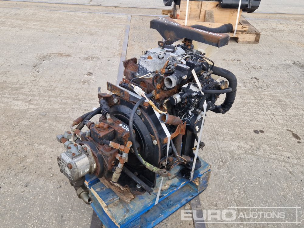 Yanmar 3 Cylinder Engine, Pump - Moteur: photos 5 Yanmar 3 Cylinder Engine, Pump - Moteur: photos 5