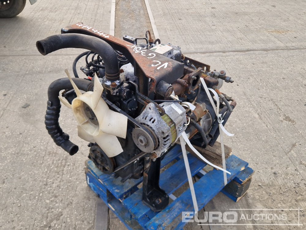 Yanmar 3 Cylinder Engine, Pump - Moteur: photos 1 Yanmar 3 Cylinder Engine, Pump - Moteur: photos 1