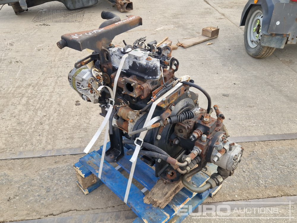 Yanmar 3 Cylinder Engine, Pump - Moteur: photos 3 Yanmar 3 Cylinder Engine, Pump - Moteur: photos 3