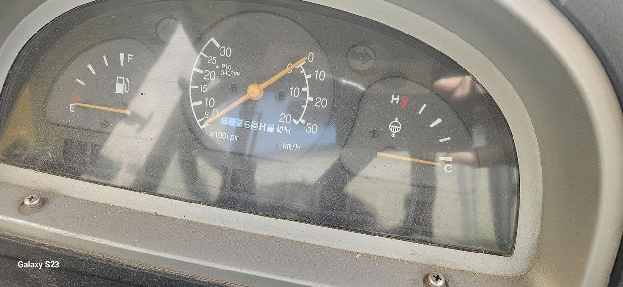 Tracteur agricole JCB 354: photos 8 Tracteur agricole JCB 354: photos 8