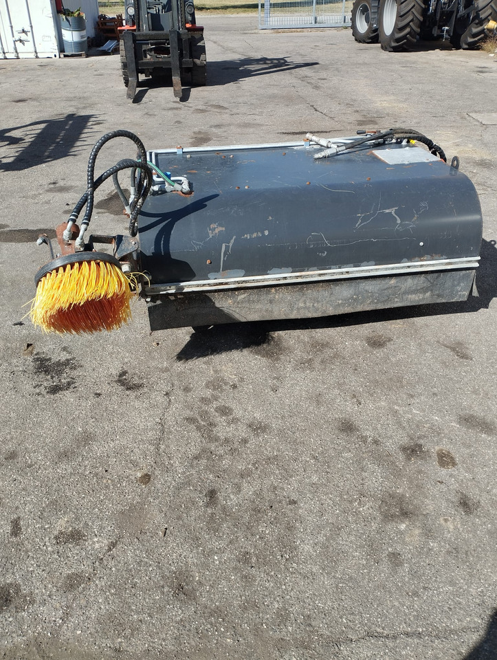 Spazzola usata per SkidLoader Marlia SPZ50 - Brosse: photos 1 Spazzola usata per SkidLoader Marlia SPZ50 - Brosse: photos 1