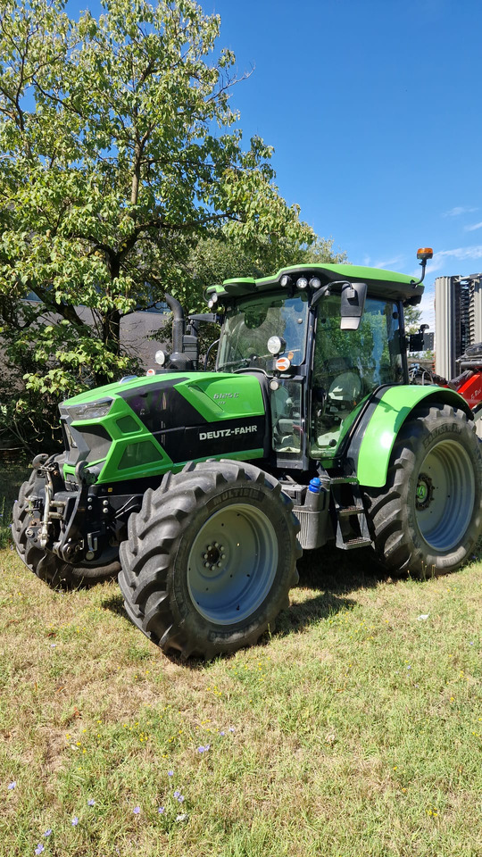 Trattore usato Deutz-Fahr 6125 C TTV - Tracteur agricole: photos 1 Trattore usato Deutz-Fahr 6125 C TTV - Tracteur agricole: photos 1