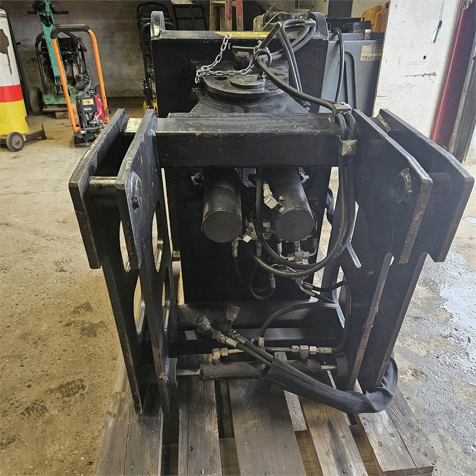 Komatsu 712-714-716-718 serien - Accessoire pour Chariot télescopique: photos 5 Komatsu 712-714-716-718 serien - Accessoire pour Chariot télescopique: photos 5
