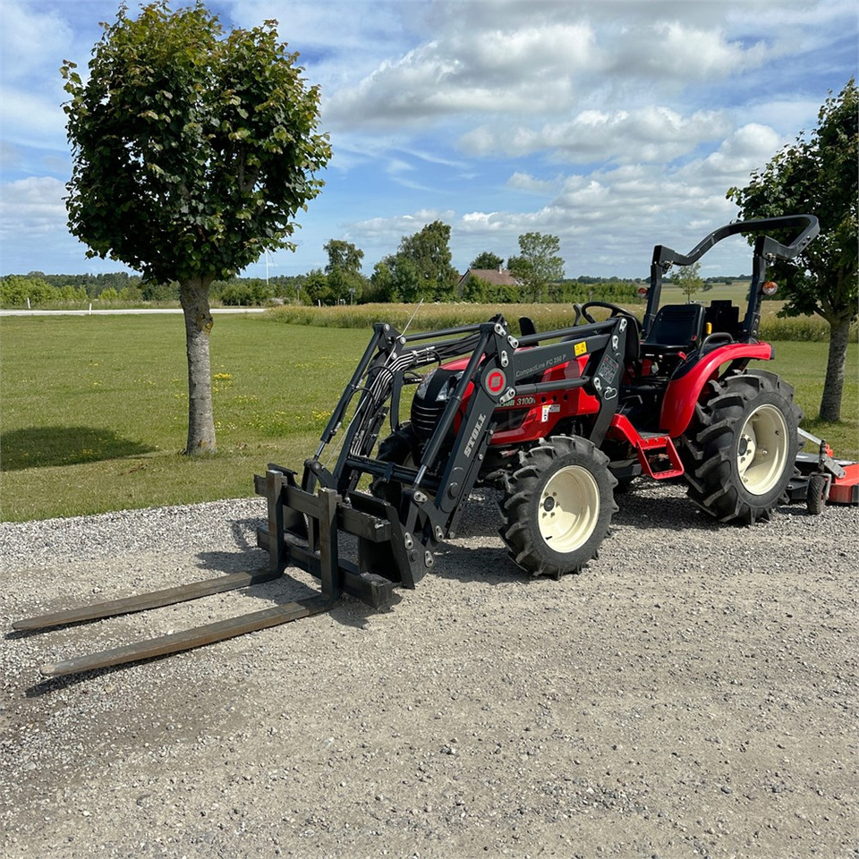 Branson 3100H - Tracteur communal: photos 1 Branson 3100H - Tracteur communal: photos 1