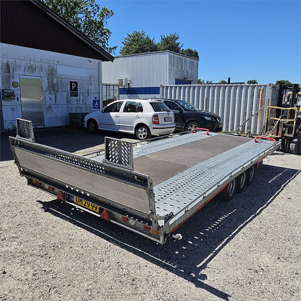 Brian James T6 Transporter - Remorque voiture: photos 5 Brian James T6 Transporter - Remorque voiture: photos 5