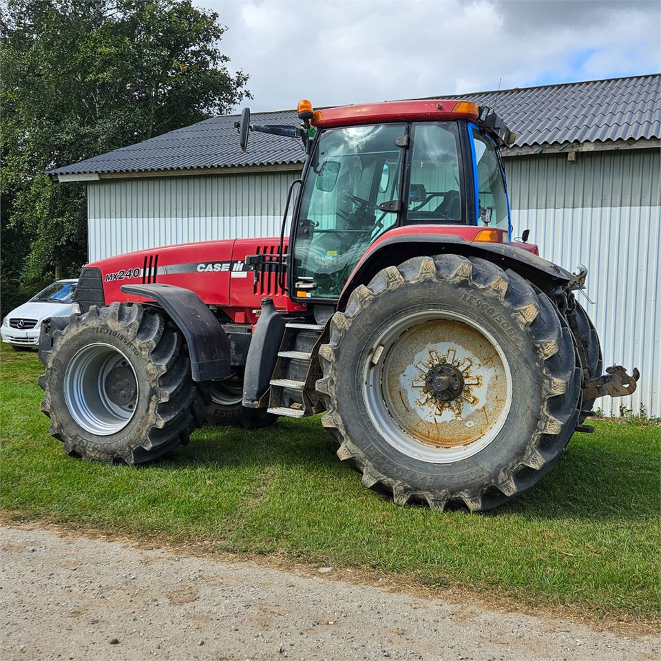 Case MX240 Magnum - Tracteur agricole: photos 2 Case MX240 Magnum - Tracteur agricole: photos 2