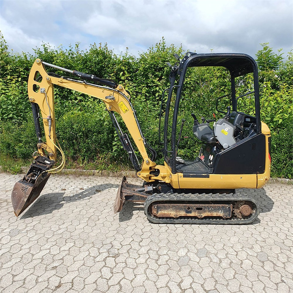 Caterpillar 301.7 D - Mini pelle: photos 2 Caterpillar 301.7 D - Mini pelle: photos 2