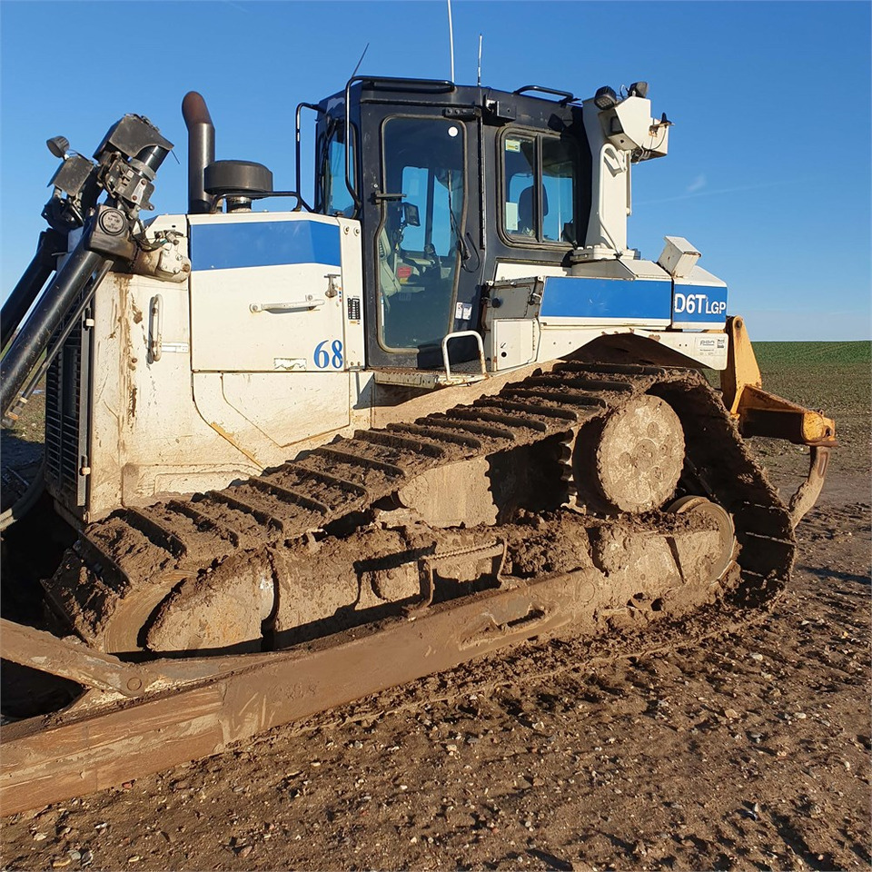 Caterpillar D6T LGP - Bulldozer: photos 5 Caterpillar D6T LGP - Bulldozer: photos 5