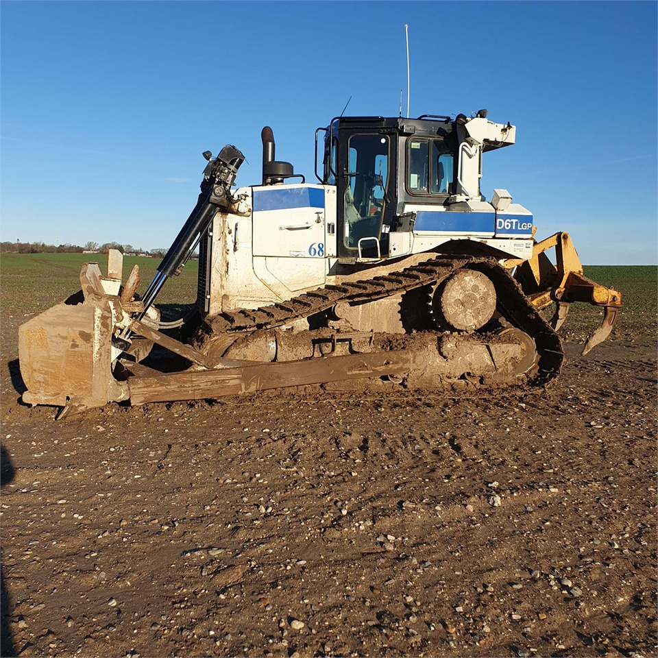 Caterpillar D6T LGP - Bulldozer: photos 3 Caterpillar D6T LGP - Bulldozer: photos 3