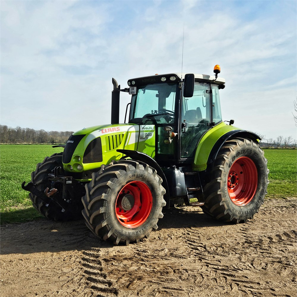Tracteur agricole Claas ARION 640: photos 9