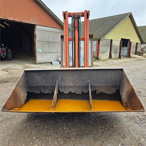 Dantruck 4004 - Chariot élévateur: photos 4 Dantruck 4004 - Chariot élévateur: photos 4