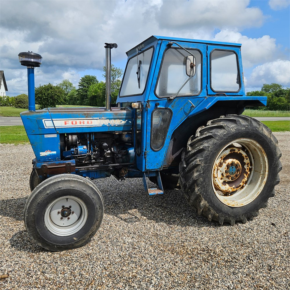 Ford 7000 - Tracteur agricole: photos 1 Ford 7000 - Tracteur agricole: photos 1