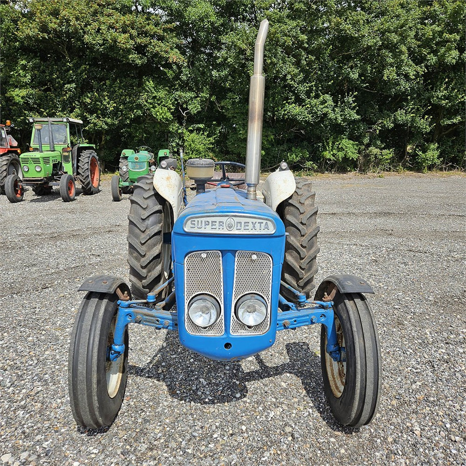 Fordson Super Dexta - Tracteur agricole: photos 3 Fordson Super Dexta - Tracteur agricole: photos 3