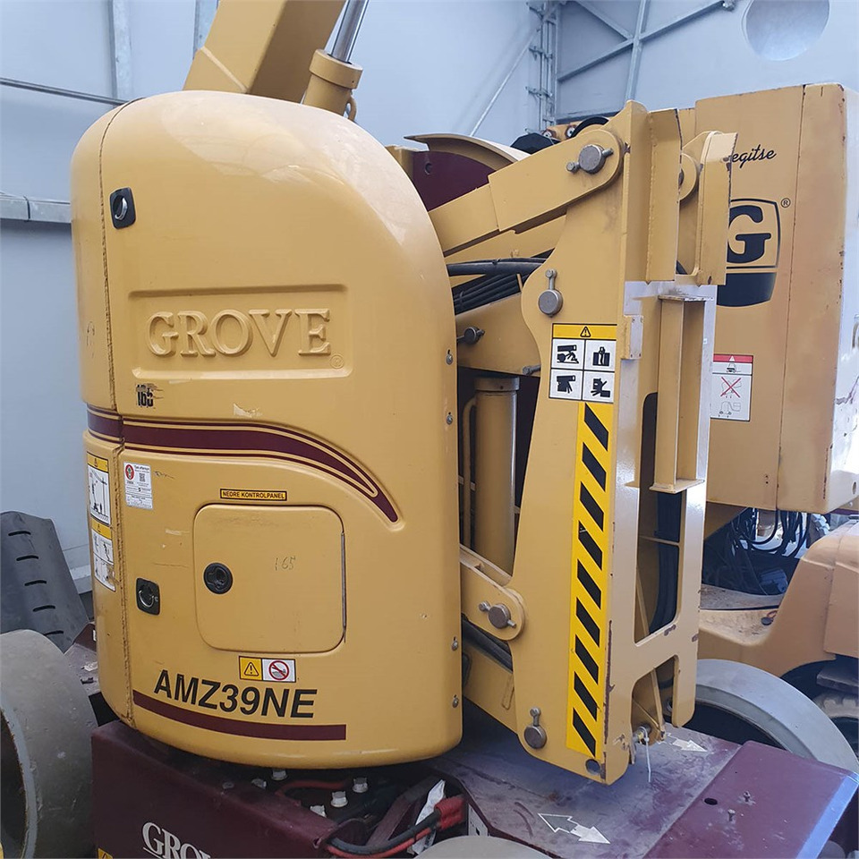 Grove AMZ39 NE - Nacelle articulée: photos 3 Grove AMZ39 NE - Nacelle articulée: photos 3