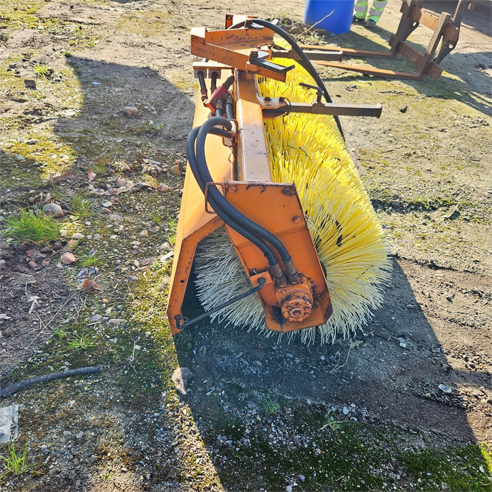 HWH HF 1A 1500 - Brosse: photos 3 HWH HF 1A 1500 - Brosse: photos 3