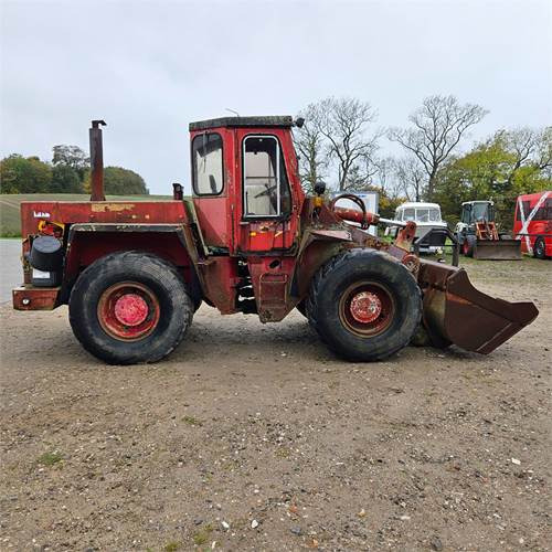 Hanomag 44 D - Chargeuse sur pneus: photos 2 Hanomag 44 D - Chargeuse sur pneus: photos 2
