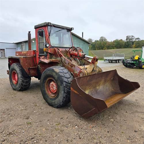Hanomag 44 D - Chargeuse sur pneus: photos 1 Hanomag 44 D - Chargeuse sur pneus: photos 1