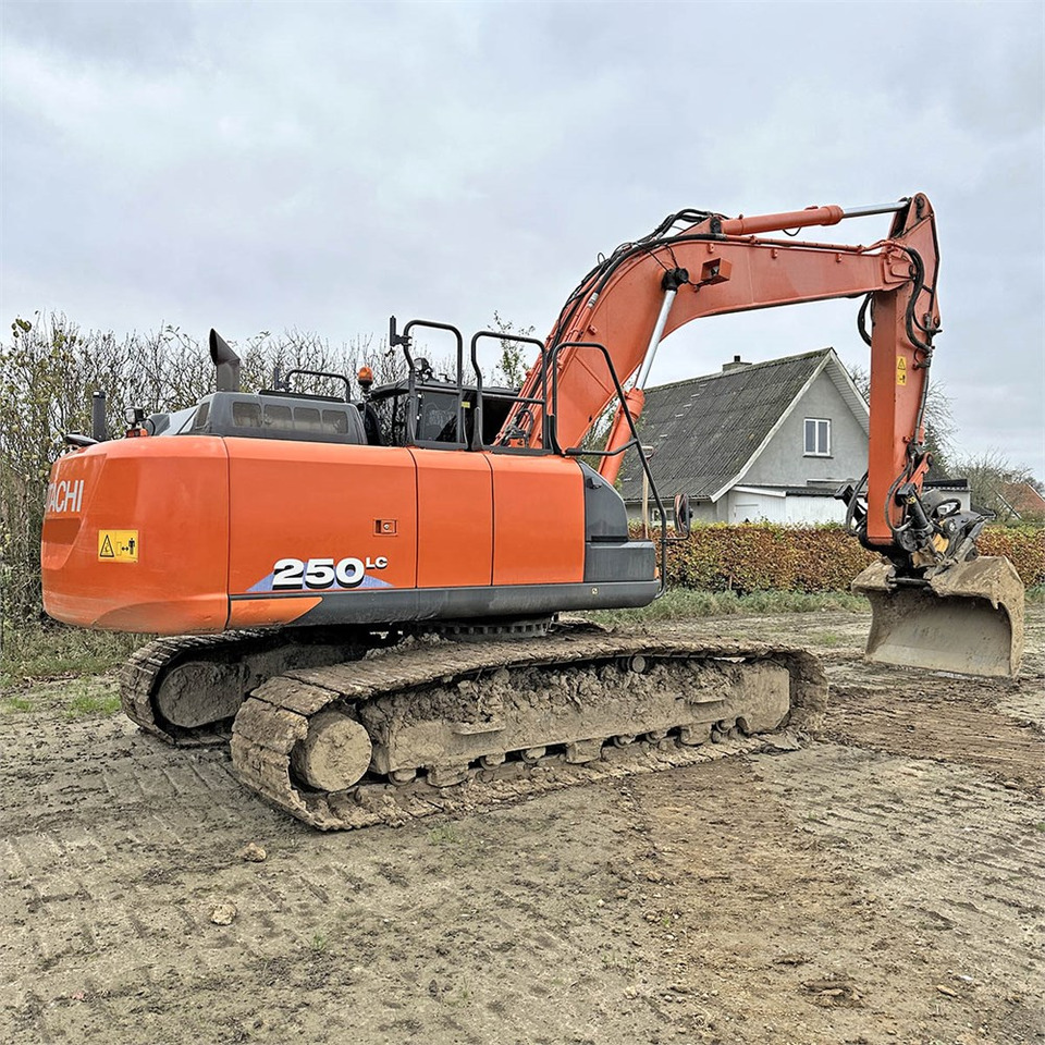 Hitachi ZX250 LC-6 - Pelle sur chenille: photos 5 Hitachi ZX250 LC-6 - Pelle sur chenille: photos 5