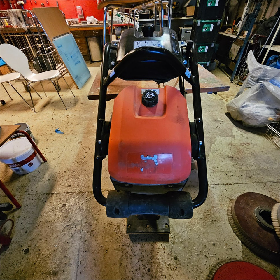 Husqvarna LT 6005 - Pilonneuse: photos 2 Husqvarna LT 6005 - Pilonneuse: photos 2