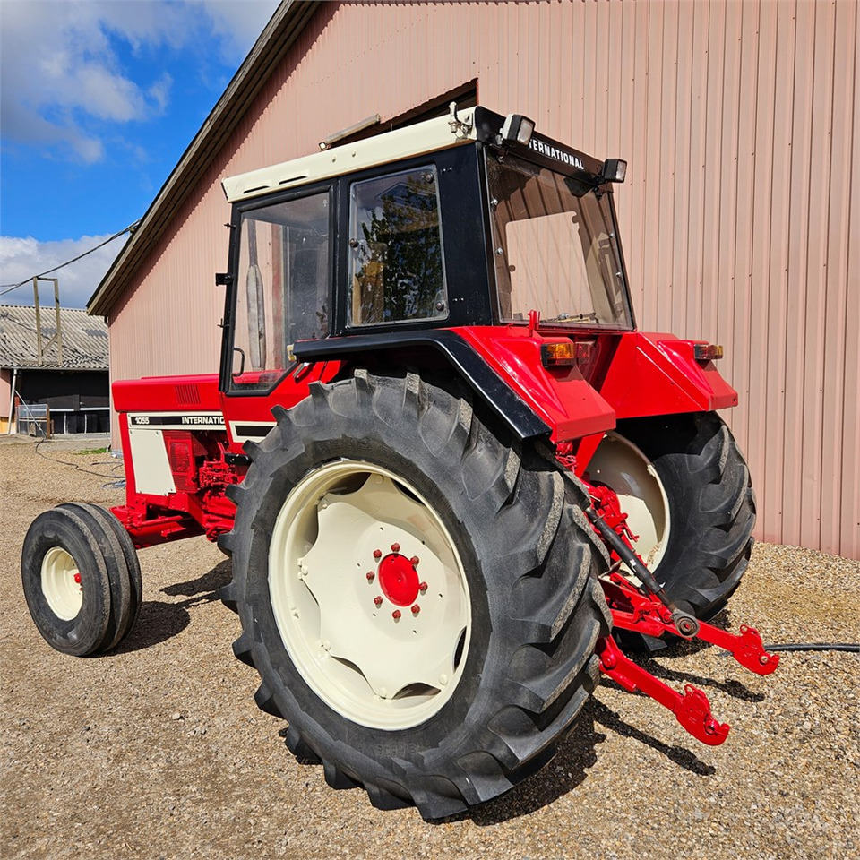 IH 1055 - Tracteur agricole: photos 3 IH 1055 - Tracteur agricole: photos 3