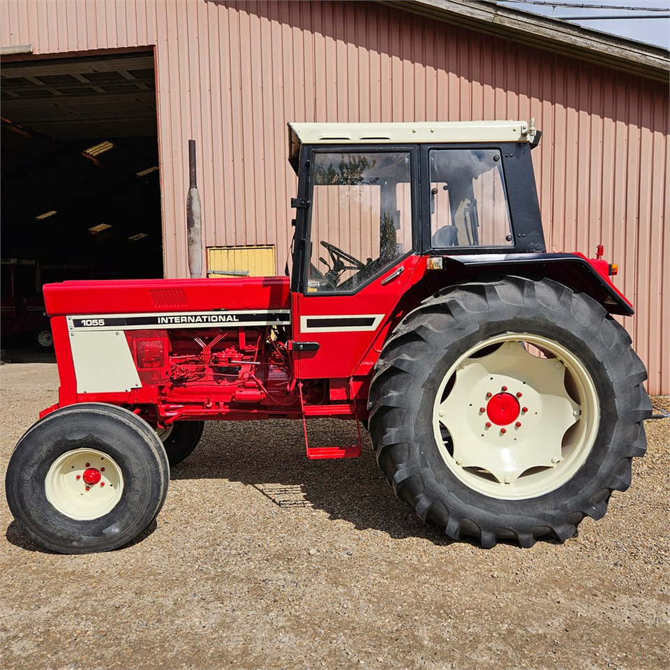 IH 1055 - Tracteur agricole: photos 2 IH 1055 - Tracteur agricole: photos 2