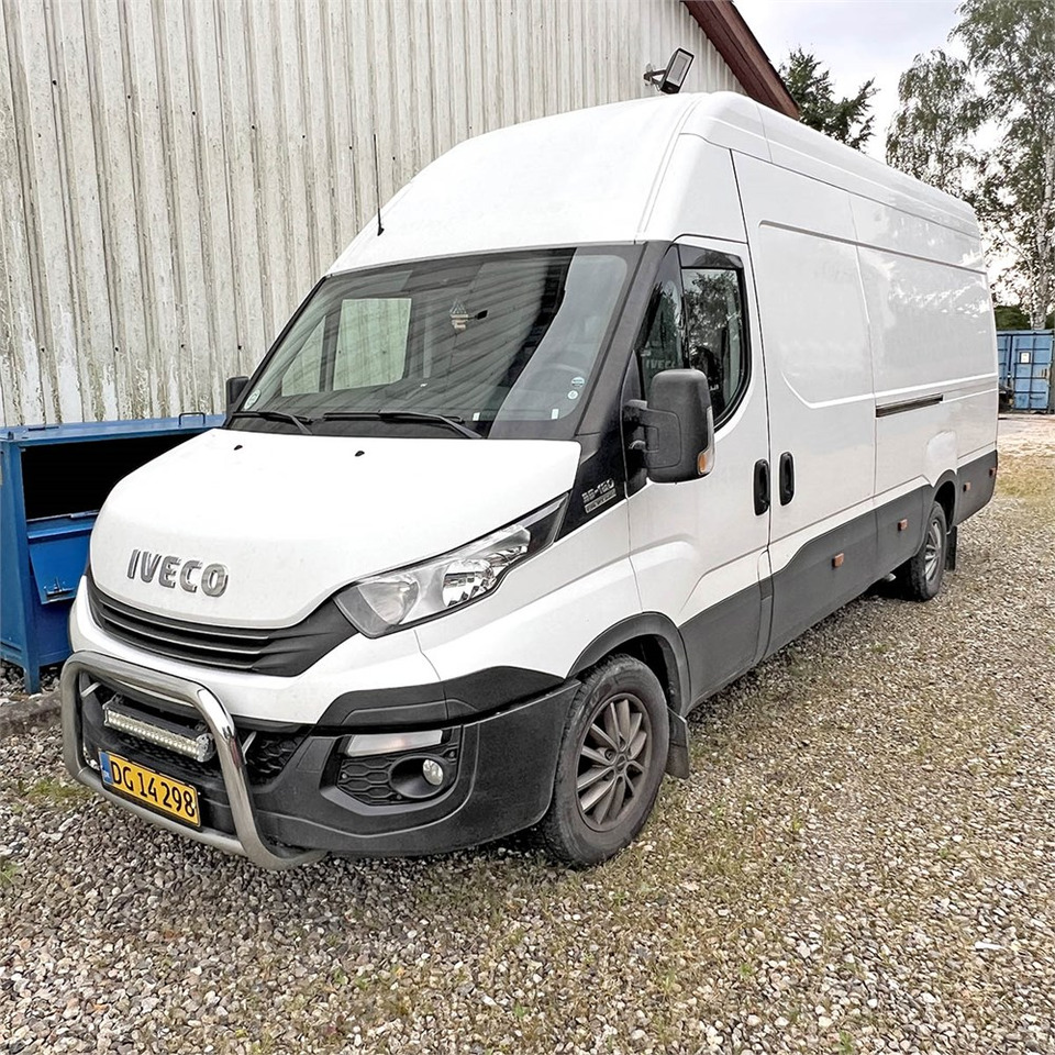 Iveco 35s18 - Fourgon utilitaire: photos 3 Iveco 35s18 - Fourgon utilitaire: photos 3