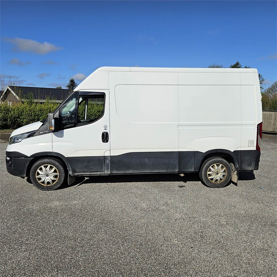 Iveco Daily 35s17 3,0D - Fourgon utilitaire: photos 3 Iveco Daily 35s17 3,0D - Fourgon utilitaire: photos 3