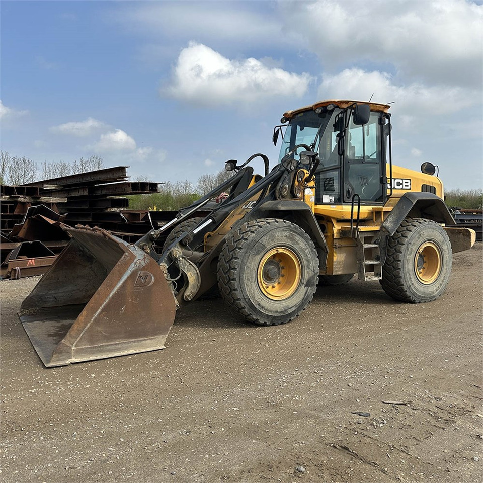 JCB 437 HT - Chargeuse sur pneus: photos 1 JCB 437 HT - Chargeuse sur pneus: photos 1