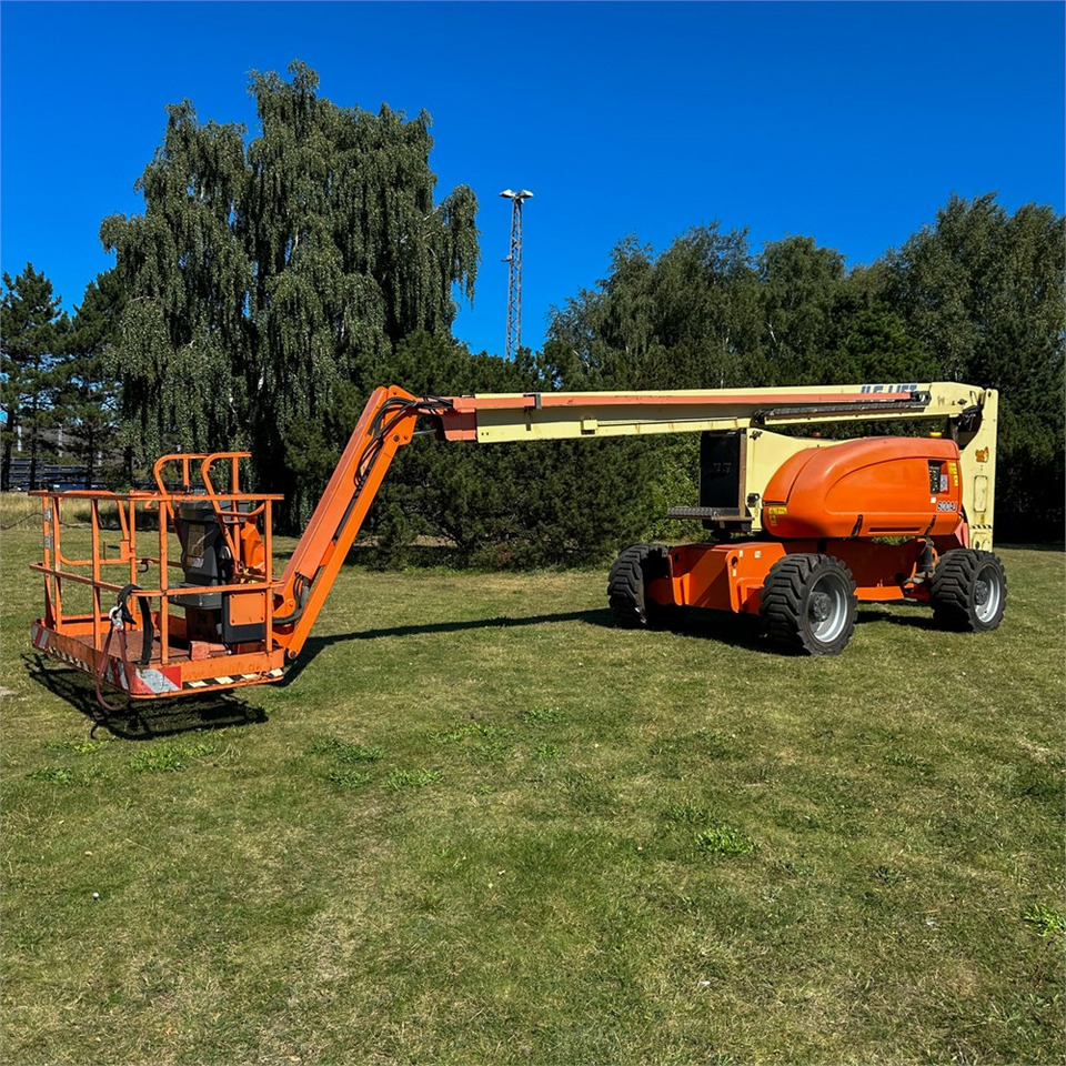 JLG 800 AJ - Nacelle articulée: photos 1 JLG 800 AJ - Nacelle articulée: photos 1