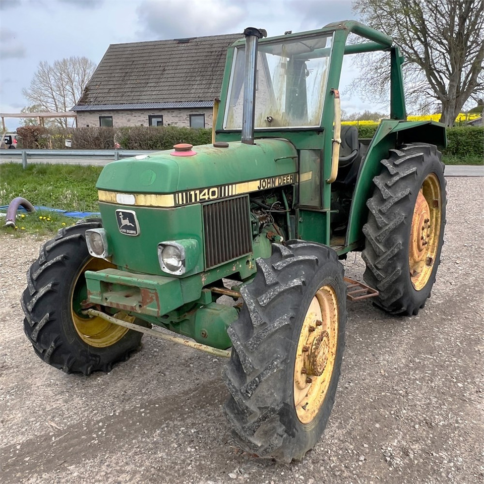 John Deere 1140 - Tracteur agricole: photos 3 John Deere 1140 - Tracteur agricole: photos 3