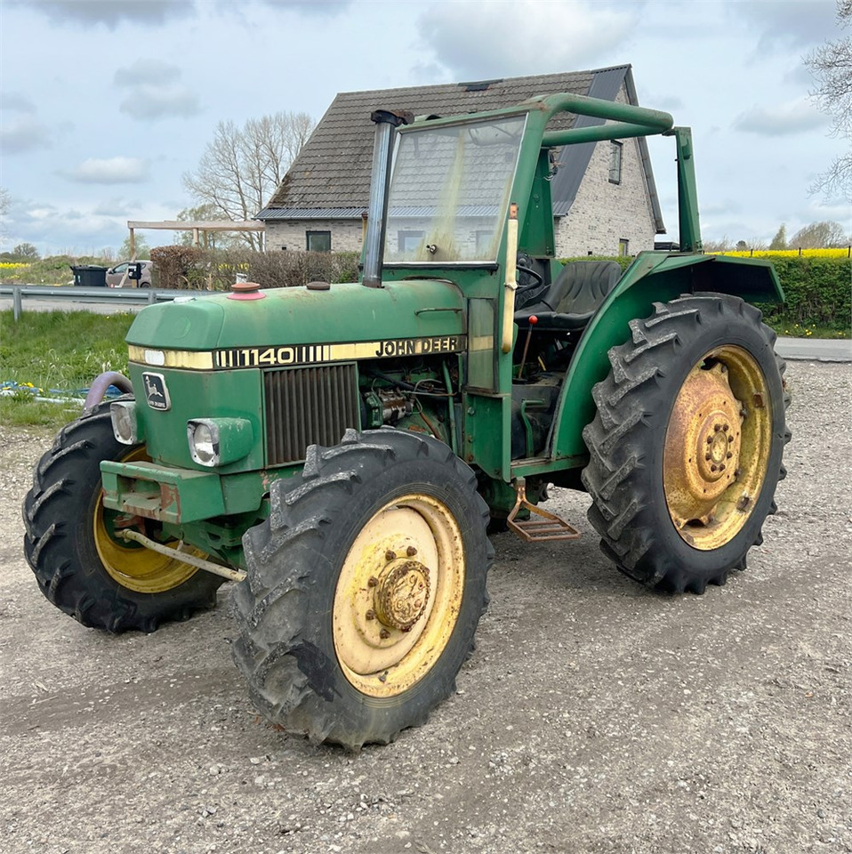 John Deere 1140 - Tracteur agricole: photos 1 John Deere 1140 - Tracteur agricole: photos 1