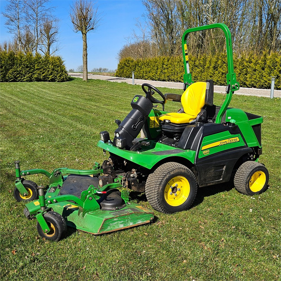 John Deere 1550 TerrainCut - Motofaucheuse: photos 1 John Deere 1550 TerrainCut - Motofaucheuse: photos 1