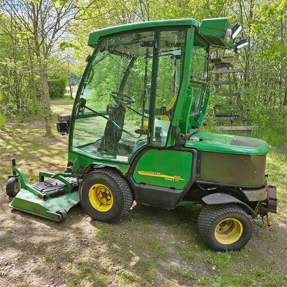 John Deere 1565 Series II 4WD - Motofaucheuse: photos 2 John Deere 1565 Series II 4WD - Motofaucheuse: photos 2
