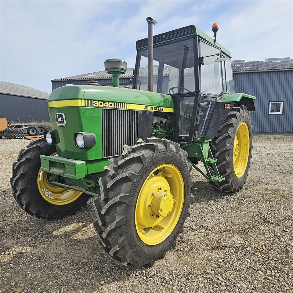 John Deere 3040 - Tracteur agricole: photos 3 John Deere 3040 - Tracteur agricole: photos 3