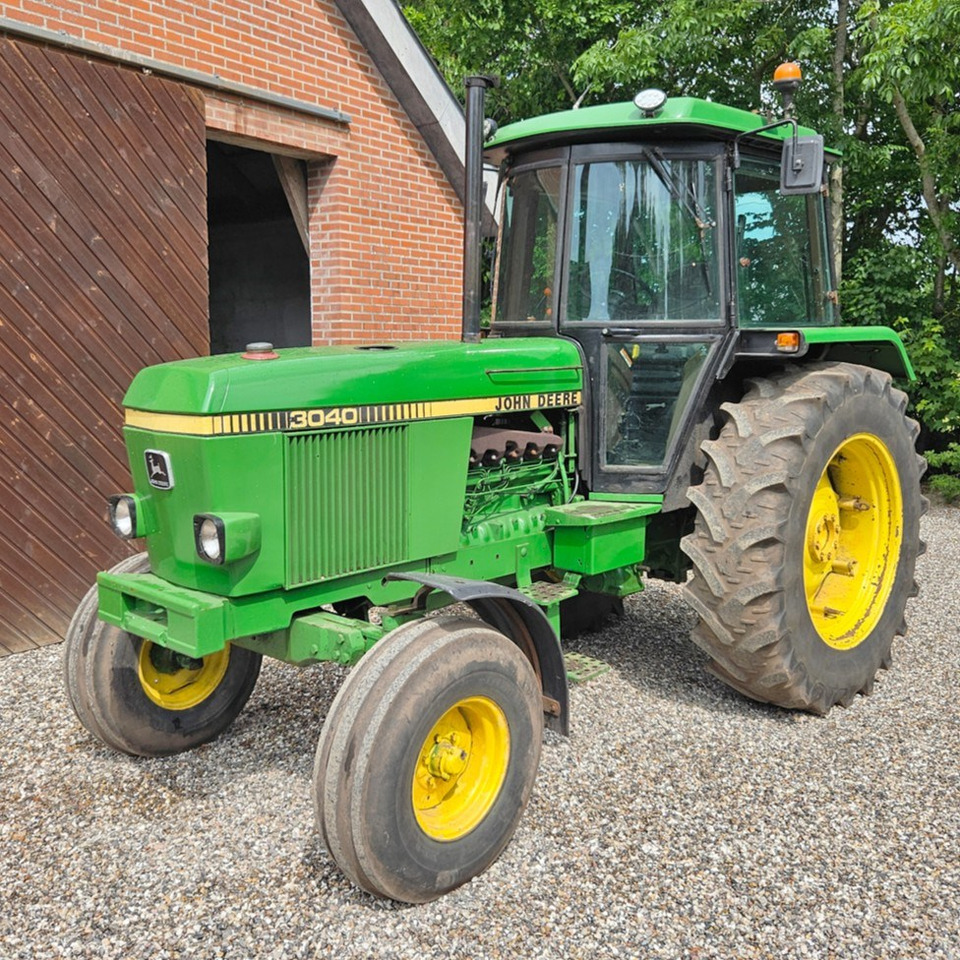 John Deere 3040 - Tracteur agricole: photos 1 John Deere 3040 - Tracteur agricole: photos 1
