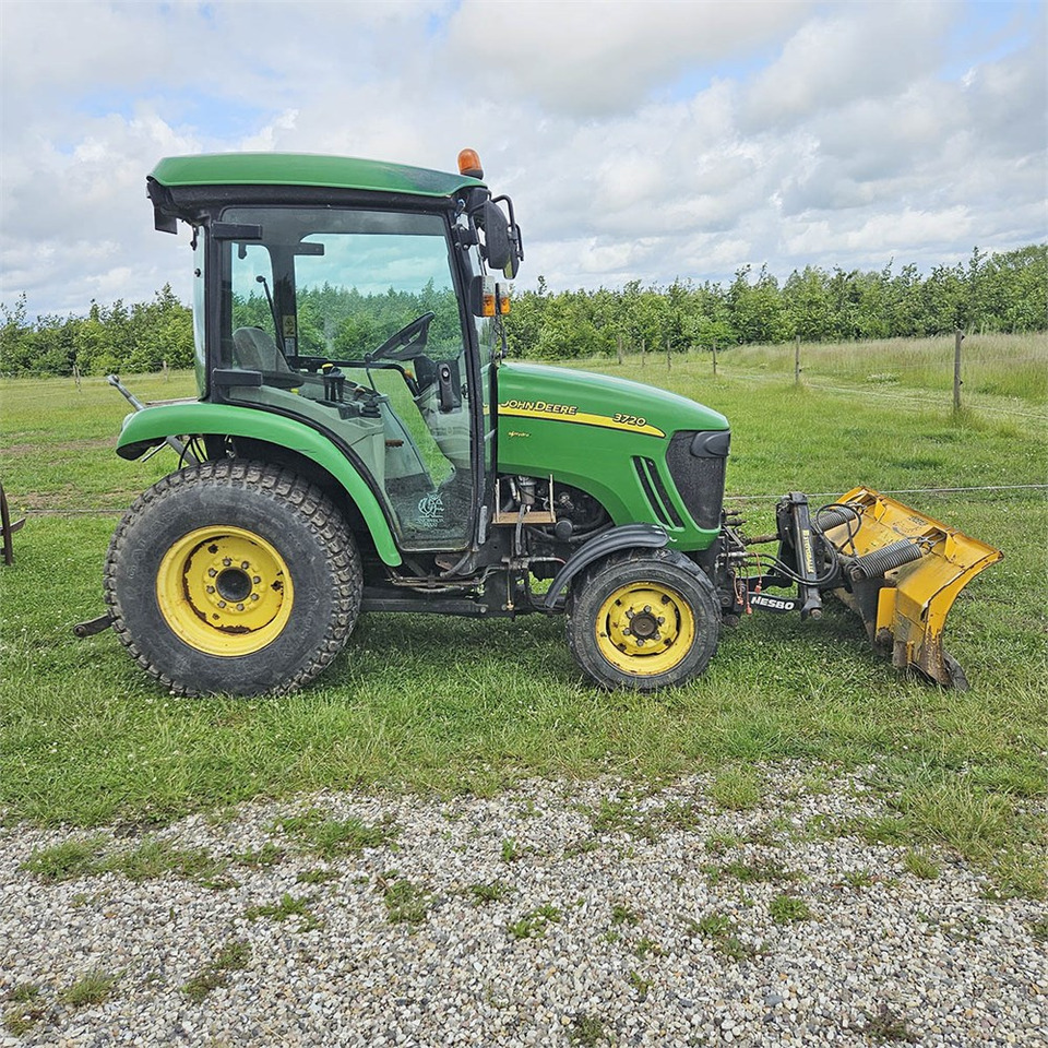 John Deere 3720 - Tracteur agricole: photos 2 John Deere 3720 - Tracteur agricole: photos 2