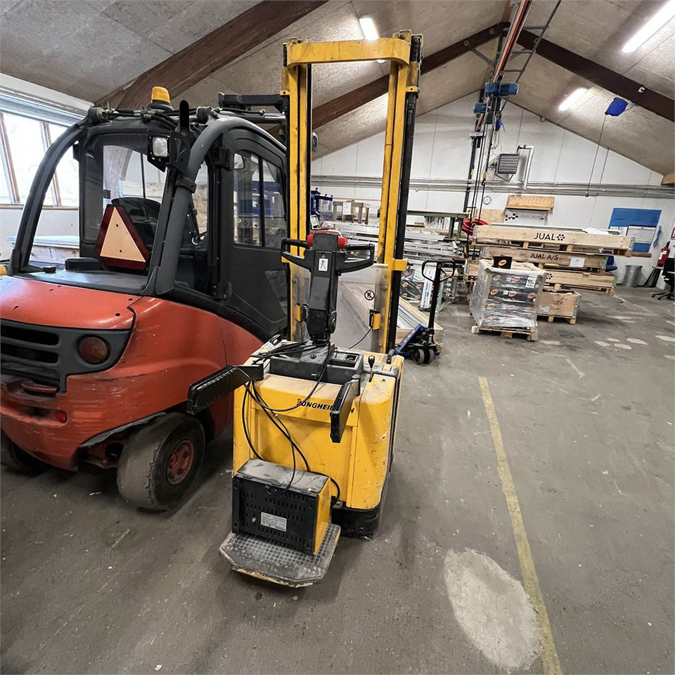 Jungheinrich Hawker Perfect Plus 3 PzB 300 - Transpalette: photos 2 Jungheinrich Hawker Perfect Plus 3 PzB 300 - Transpalette: photos 2