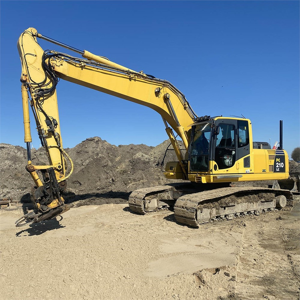 Komatsu PC210 LC-8K - Pelle sur chenille: photos 1 Komatsu PC210 LC-8K - Pelle sur chenille: photos 1