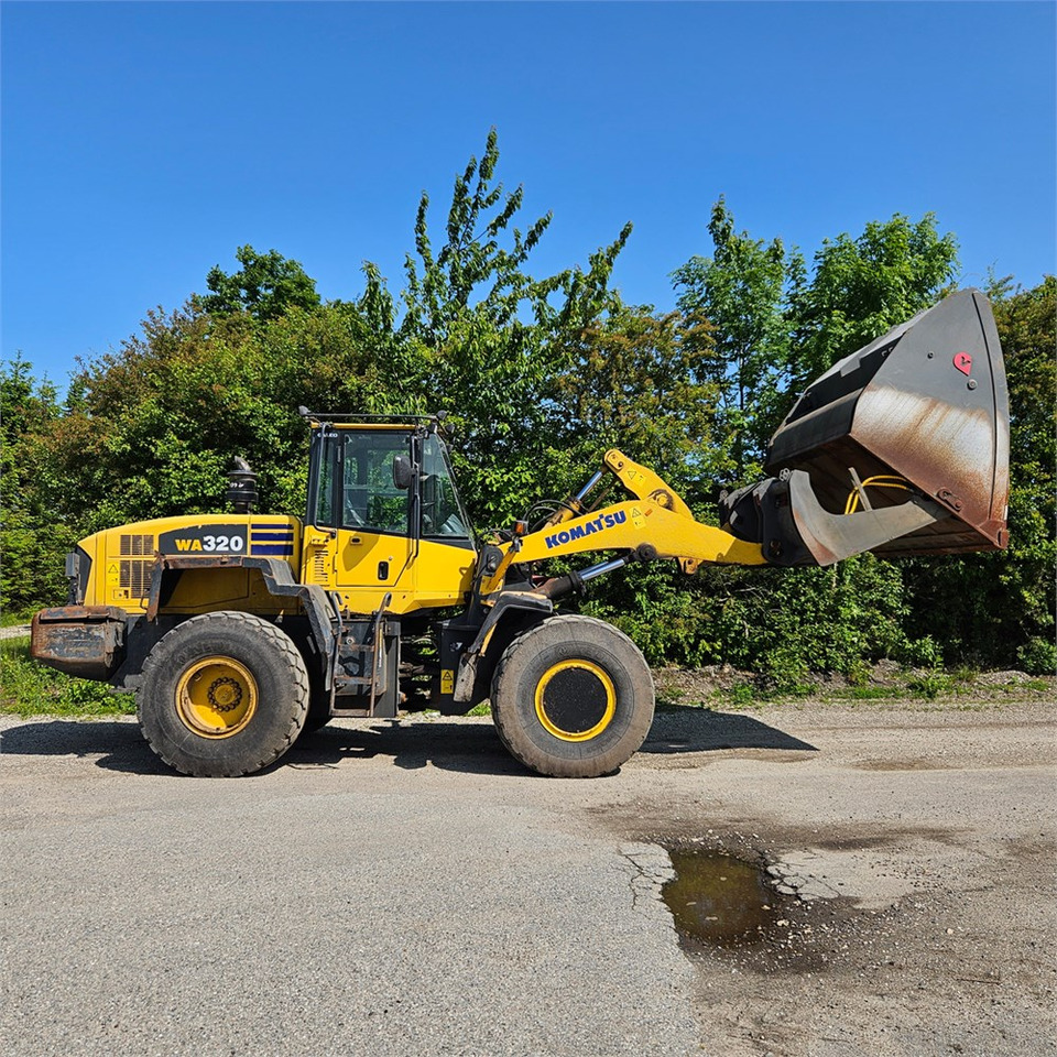 Komatsu WA320-5H - Chargeuse sur pneus: photos 4 Komatsu WA320-5H - Chargeuse sur pneus: photos 4